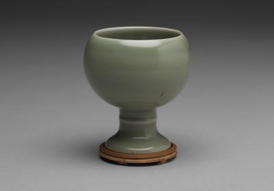 图片[2]-Stem cup with green glaze, Qing dynasty (1644-1911)-China Archive